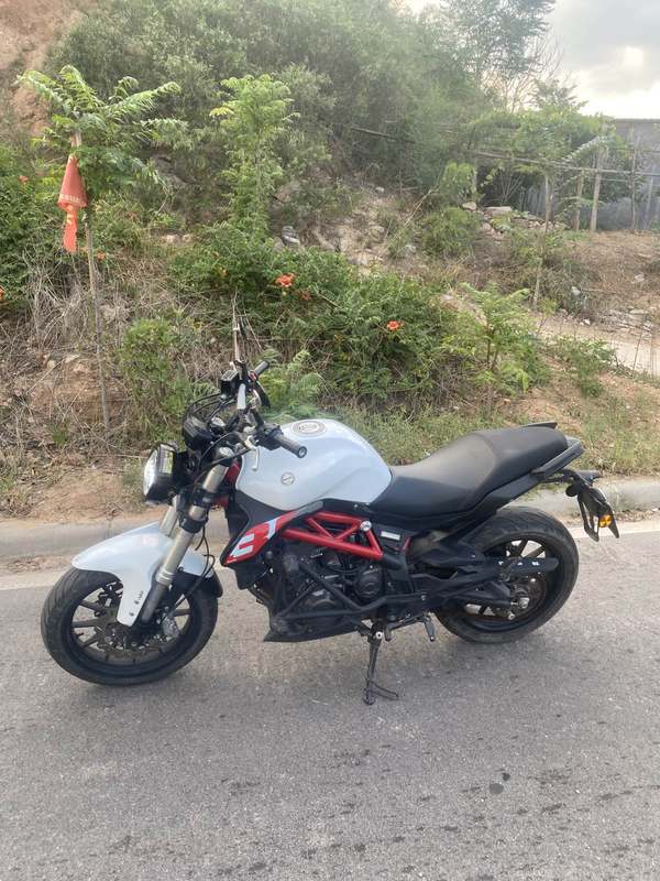 二手贝纳利蓝宝龙BJ300GS