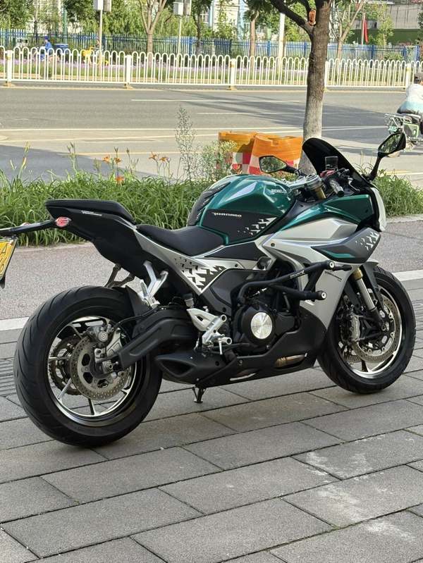 二手贝纳利龙卷风 Tornado 552R