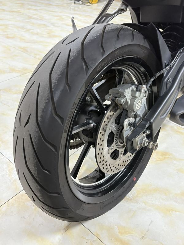 二手贝纳利龙卷风 Tornado 552R