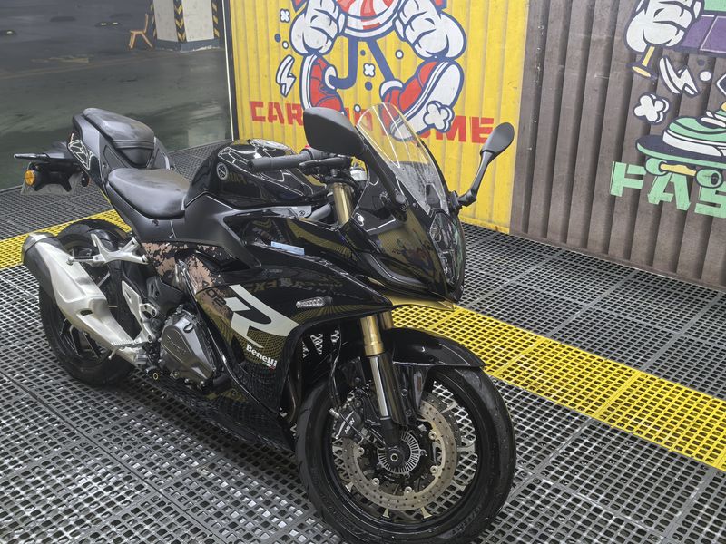 二手贝纳利龙卷风 Tornado 402R