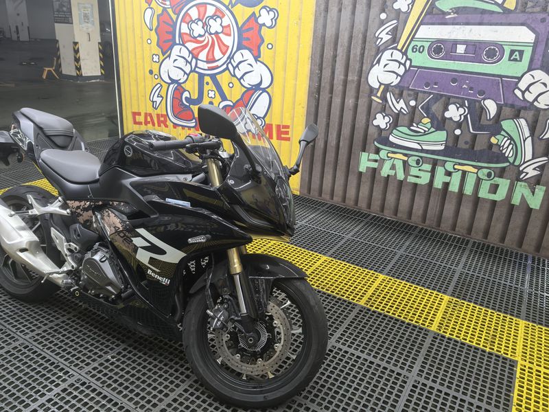 二手贝纳利龙卷风 Tornado 402R
