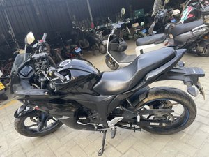 二手济南铃木极客飒 Gixxer 155