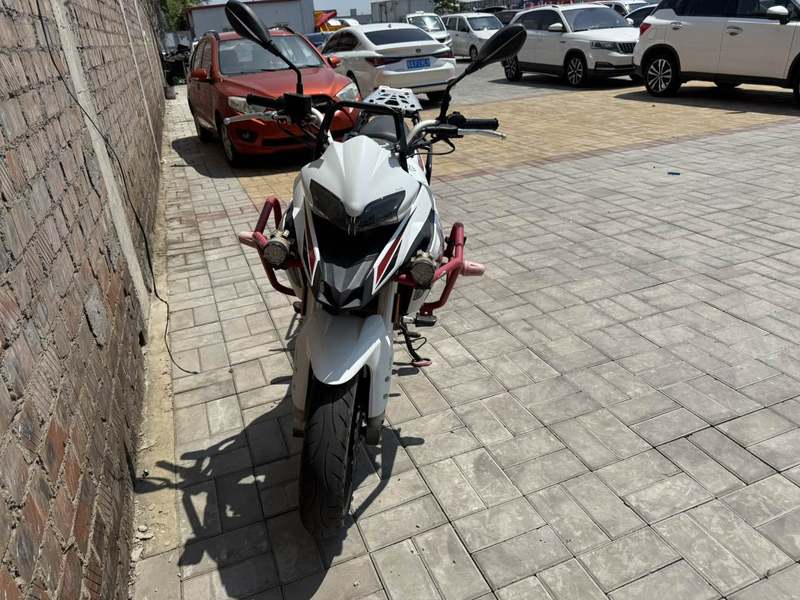 二手贝纳利金鹏 TRK251