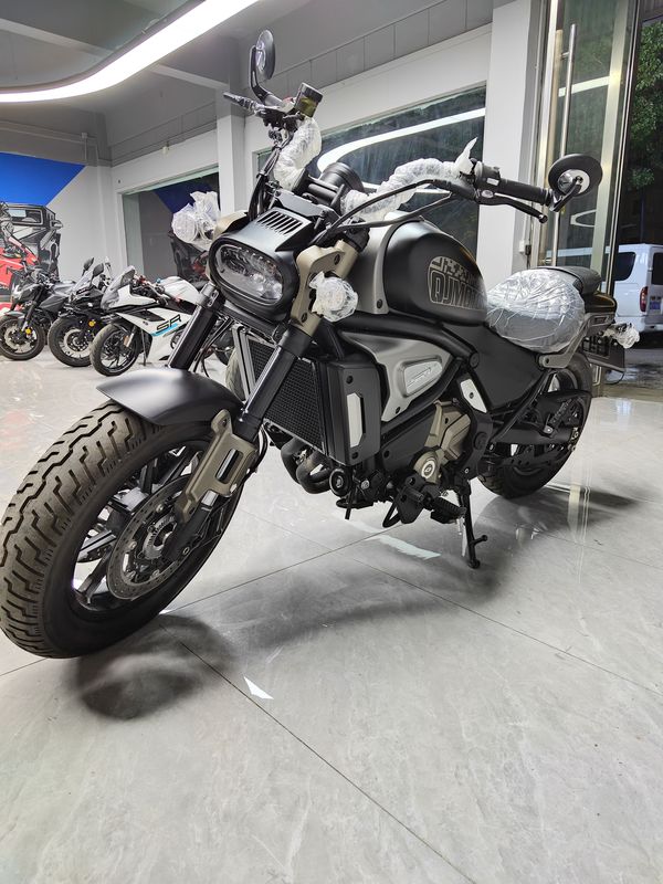 二手QJMOTOR闪700