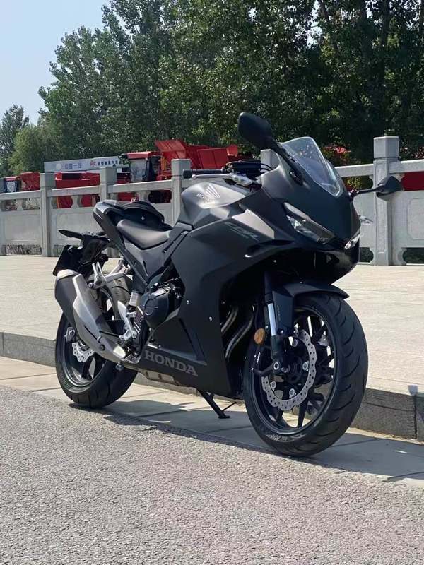 二手本田CBR400R