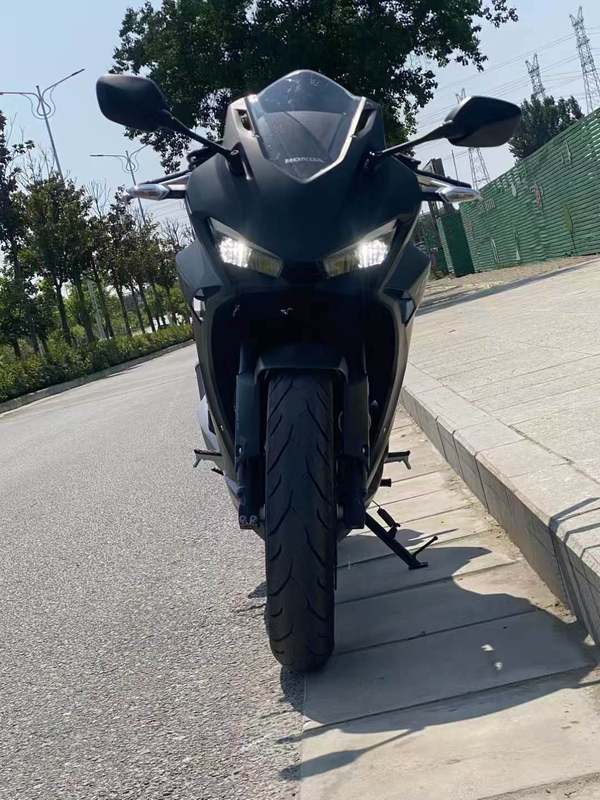 二手本田CBR400R