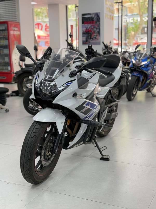 二手豪爵铃木GSX250R