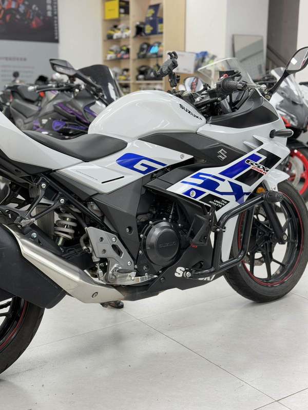 二手豪爵铃木GSX250R