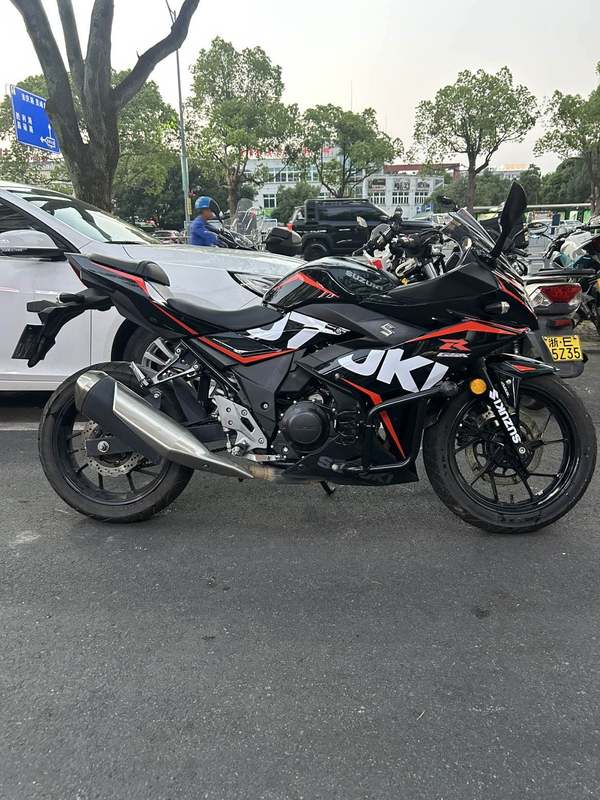 二手豪爵铃木GSX250R