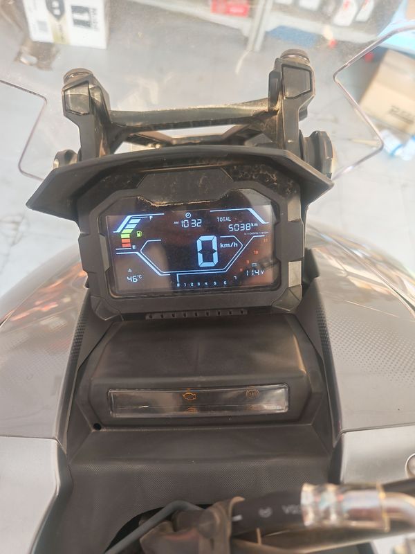 二手布雷斯通极宙 ADV150
