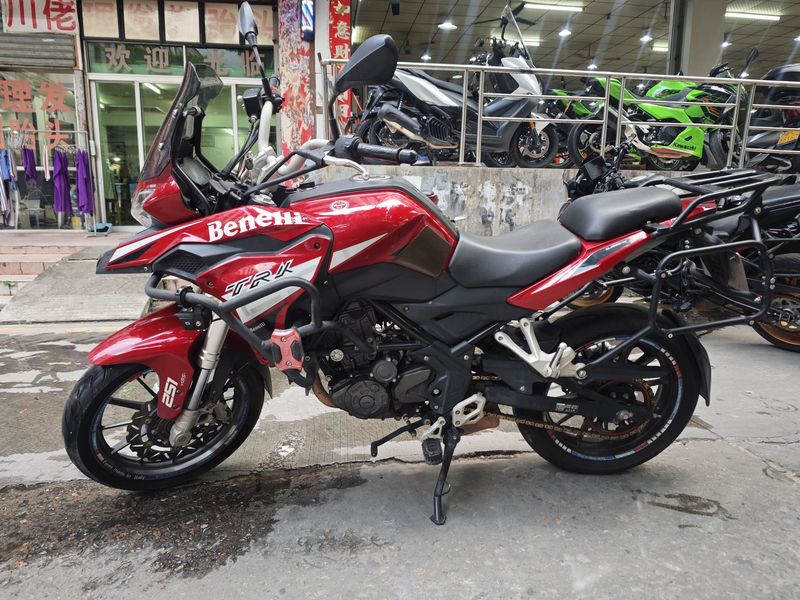 二手贝纳利金鹏 TRK251