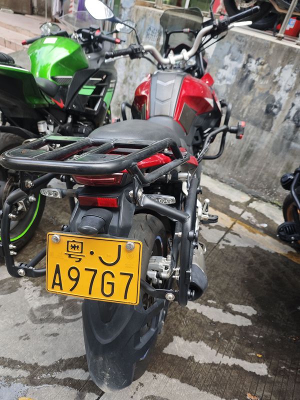 二手贝纳利金鹏 TRK251