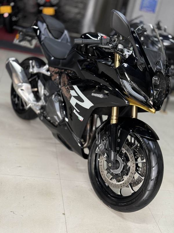 二手贝纳利龙卷风 Tornado 402R