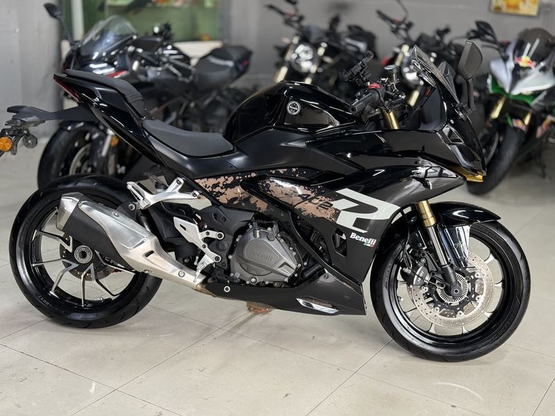 二手贝纳利龙卷风 Tornado 402R