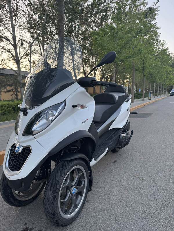二手比亚乔MP3 500