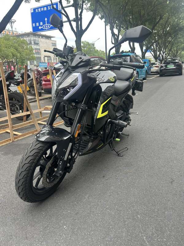 二手贝纳利小迅龙 BN150S