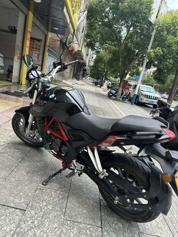 二手贝纳利小黄龙 TNT25