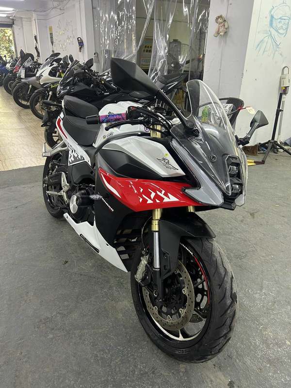 二手贝纳利龙卷风 Tornado 552R