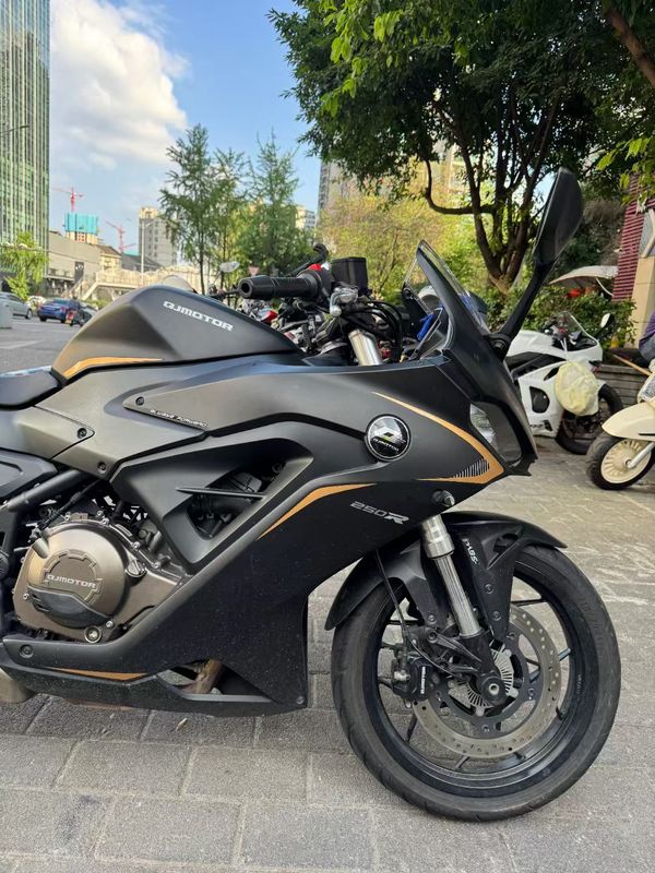 二手QJMOTOR赛250