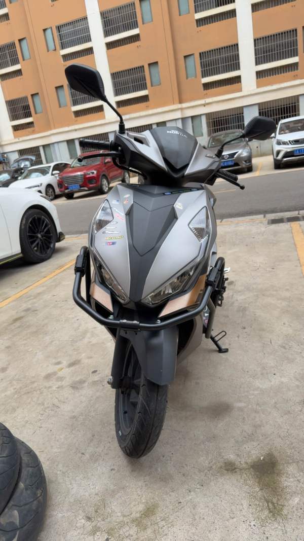 二手五羊本田NX125