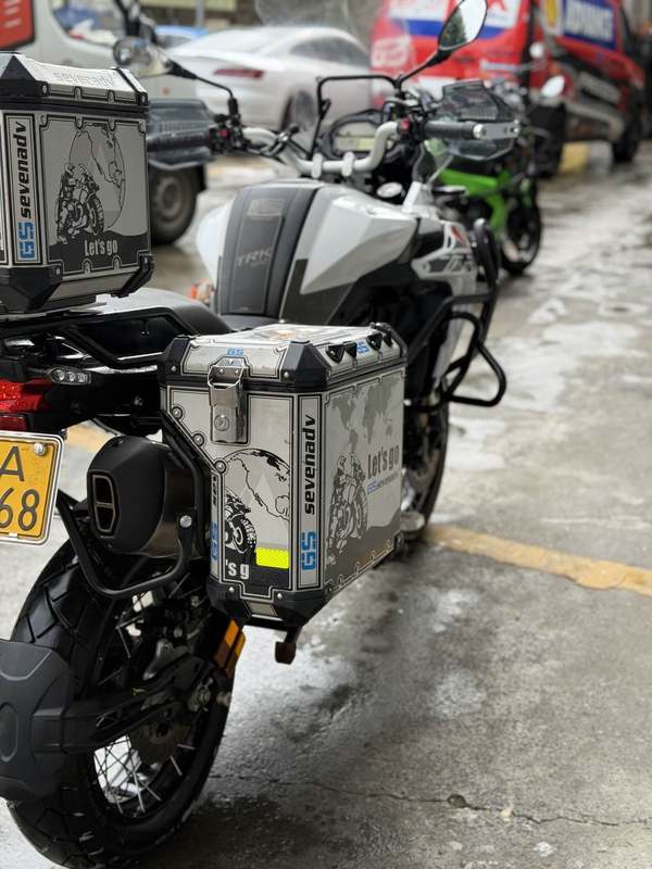 二手贝纳利金鹏 TRK502