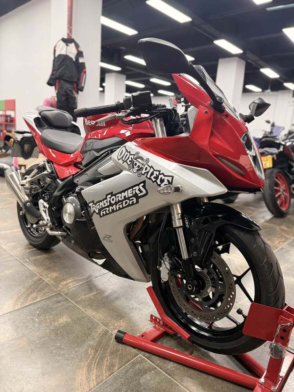 二手贝纳利龙卷风 Tornado 252R