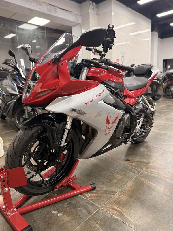 二手贝纳利龙卷风 Tornado 252R