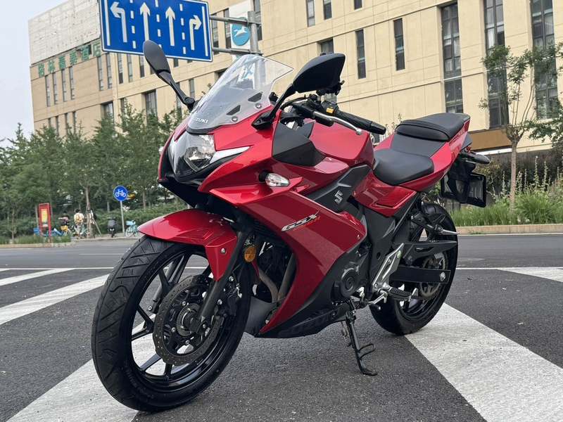 二手豪爵铃木GSX250R
