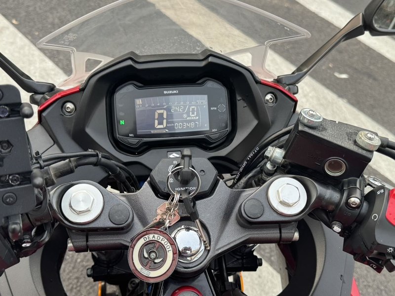 二手豪爵铃木GSX250R
