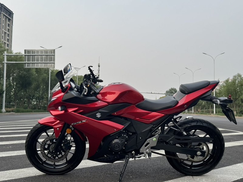 二手豪爵铃木GSX250R