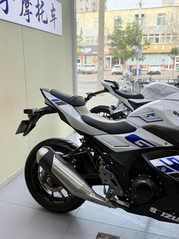 二手豪爵铃木GSX250R
