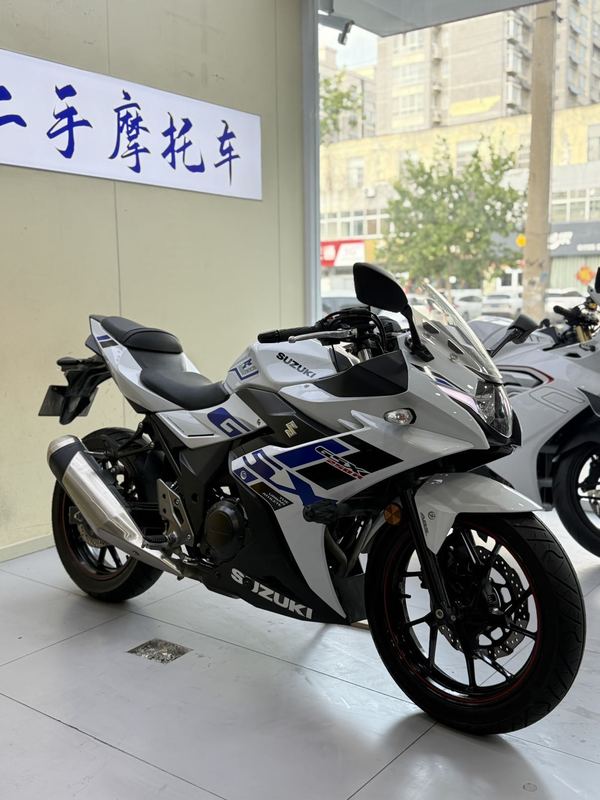二手豪爵铃木GSX250R
