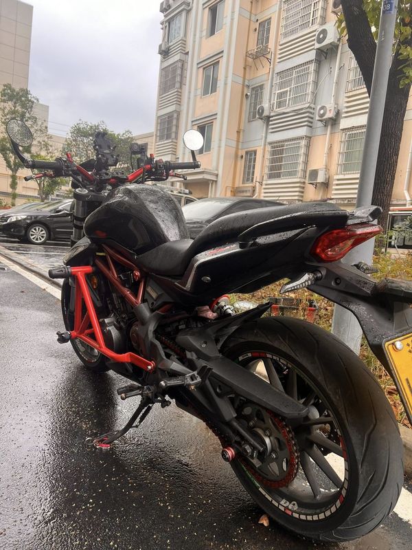 二手贝纳利蓝宝龙BJ300GS