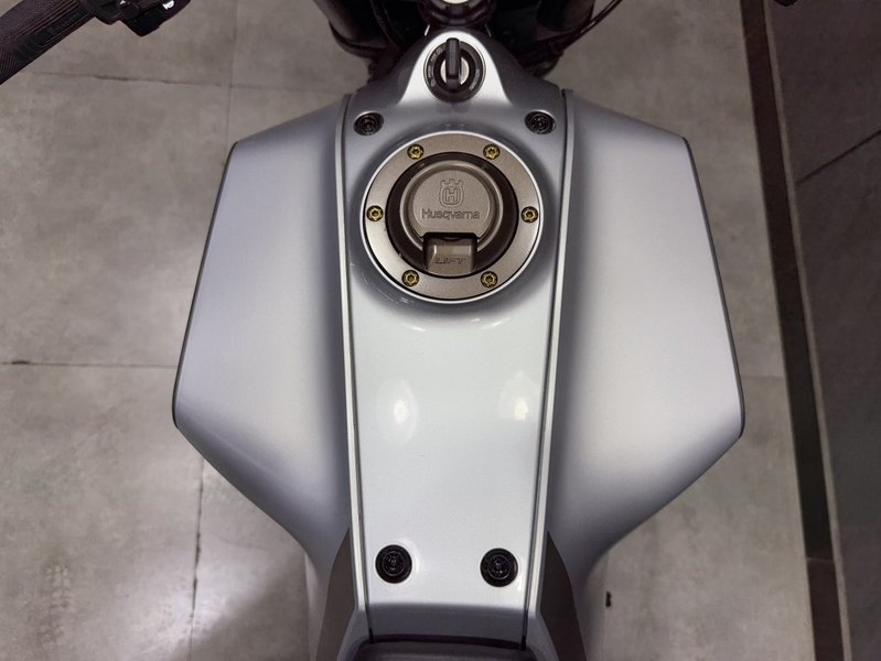 二手HUSQVARNA白箭 401