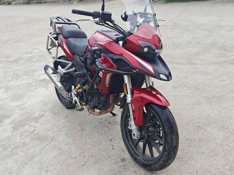 二手贝纳利金鹏 TRK251