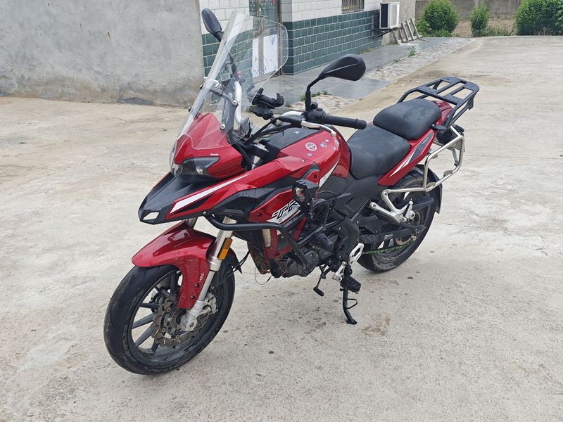 二手贝纳利金鹏 TRK251