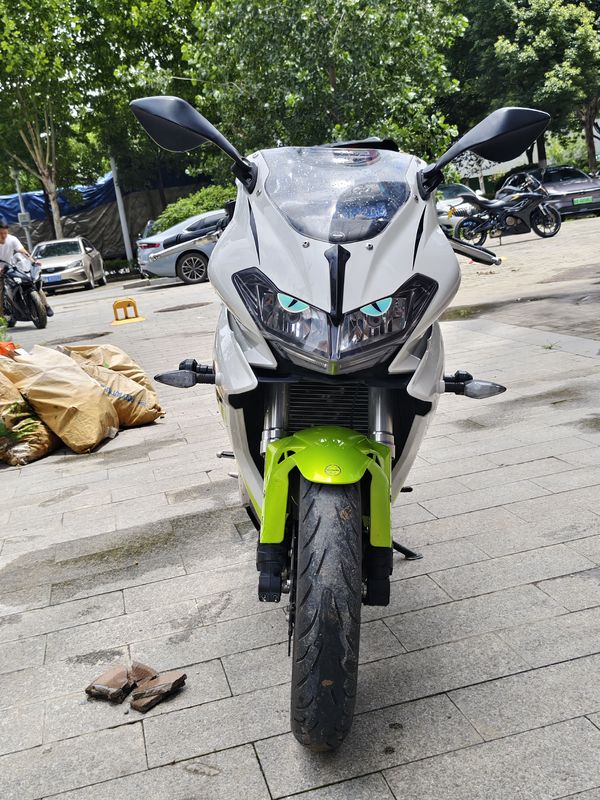 二手贝纳利龙卷风 Tornado 302R