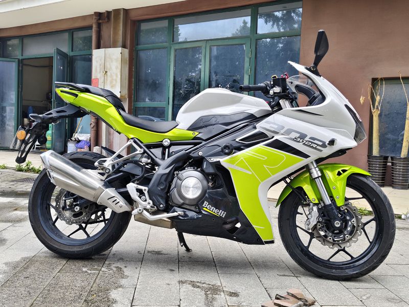二手贝纳利龙卷风 Tornado 302R