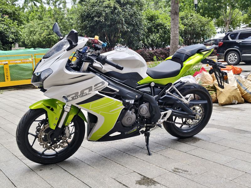 二手贝纳利龙卷风 Tornado 302R