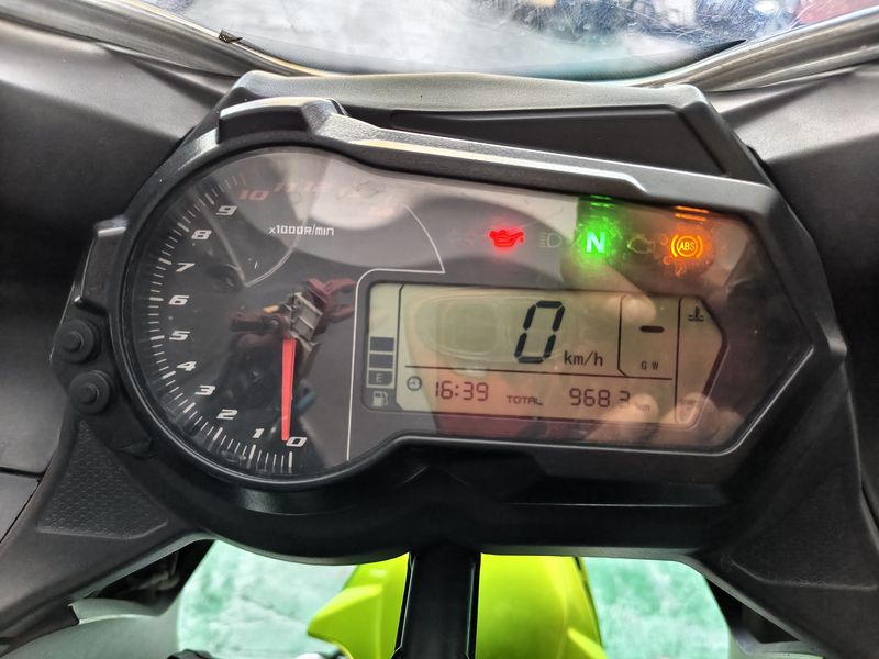 二手贝纳利龙卷风 Tornado 302R