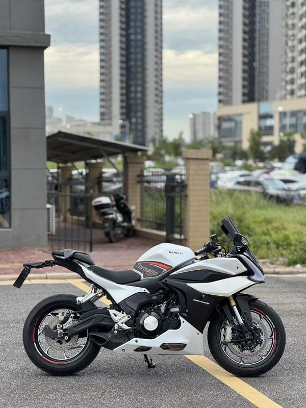 二手贝纳利龙卷风 Tornado 552R