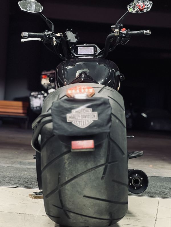 二手香帅金刚狼800S