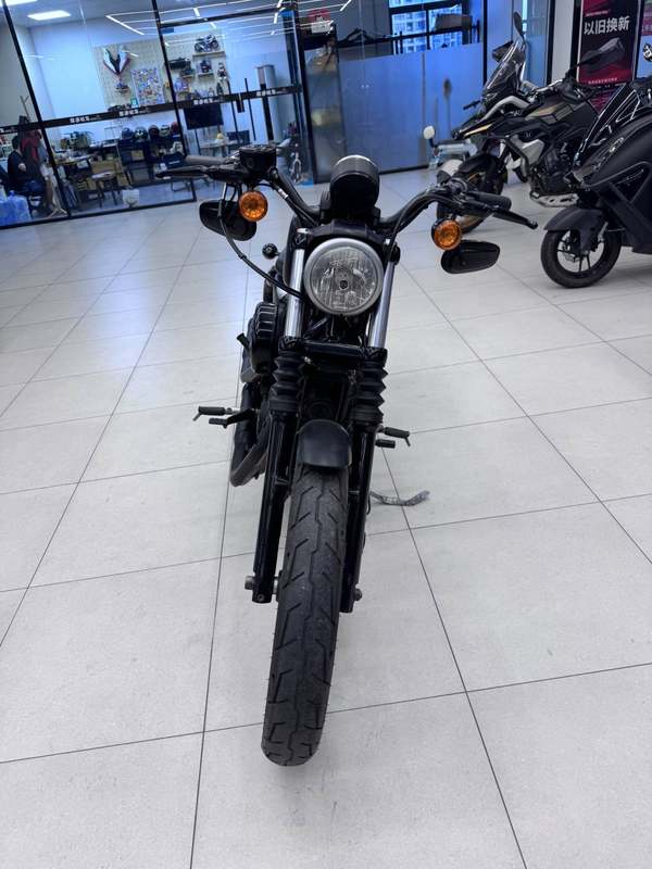 二手哈雷戴维森Iron883 硬汉