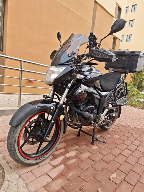 二手济南铃木极客飒 Gixxer 155 NK