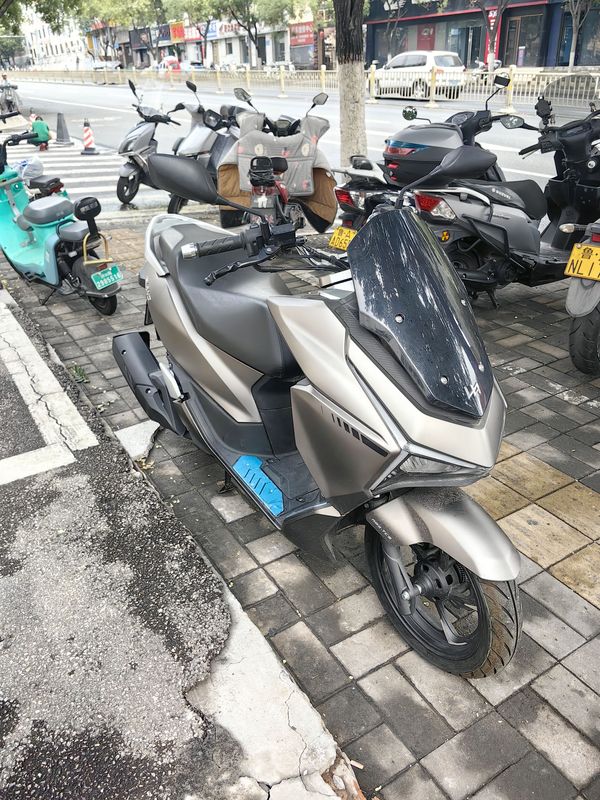 二手猎变闪电狗150