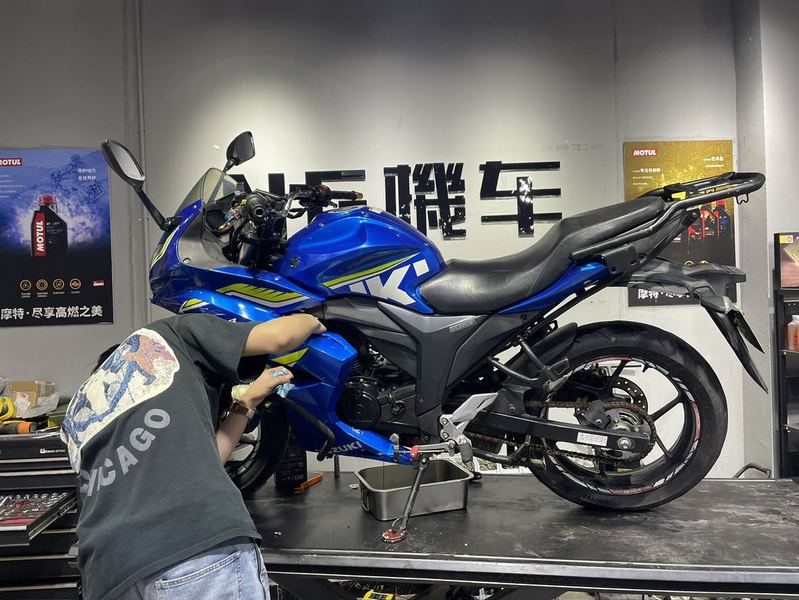 二手济南铃木极客飒 Gixxer 155