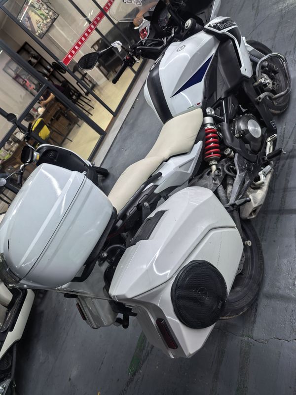 二手贝纳利蓝宝龙BJ300GS