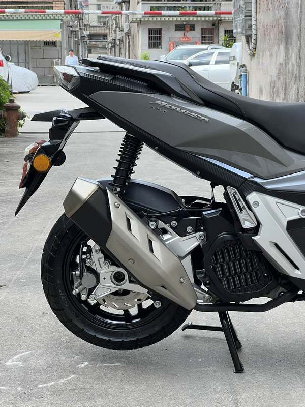 二手布雷斯通极宙 ADV150