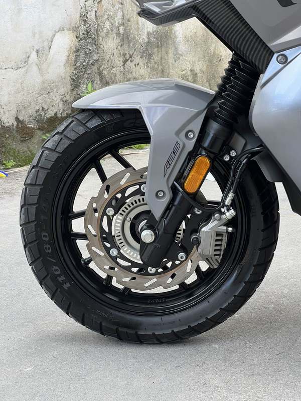 二手布雷斯通极宙 ADV150