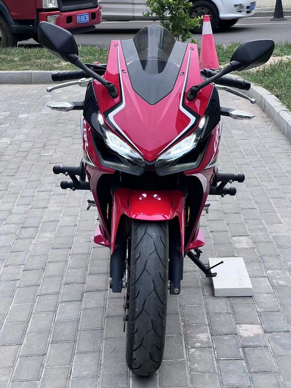 二手本田CBR400R